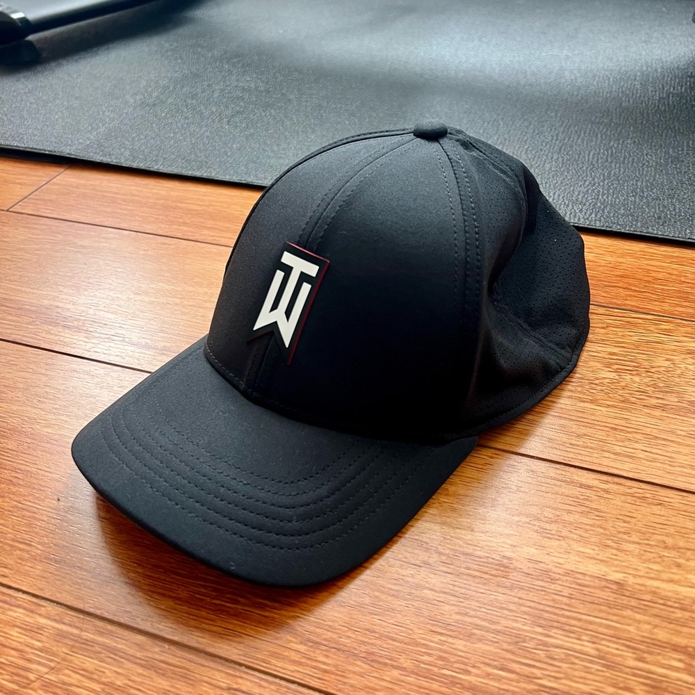 Tiger Woods Fitted Nike Golf Hat
